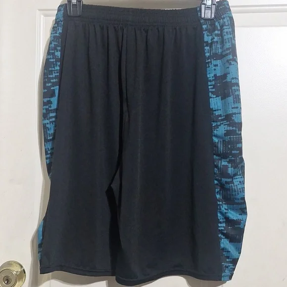 Real Essentials Basic Poly Shorts Large - Picture 3 of 4